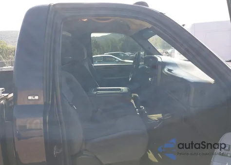 2005 GMC Sierra K2500 Heavy Duty z USA, uszkodzony, nr VIN 1GTHK24235E208081